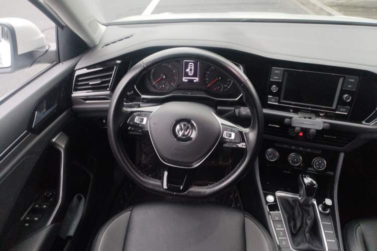 Used Volkswagen Sagitar 2020 200TSI DSG Comfort Version China VI Standard Steering Wheel