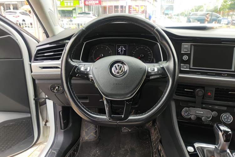 Used Volkswagen Sagitar 2020 280TSI DSG Comfort Version China VI Standard Steering Wheel