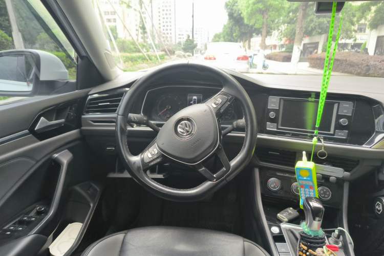 Used Volkswagen Sagitar 2020 200TSI DSG Comfort Version China VI Standard Steering Wheel