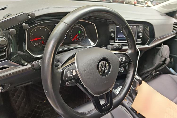 Used Volkswagen Sagitar 2020 200TSI DSG Comfort Version China VI Standard Steering Wheel