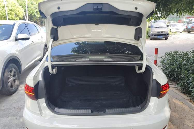 Used Volkswagen Sagitar 2020 280TSI DSG Comfort Version China VI Standard Trunk