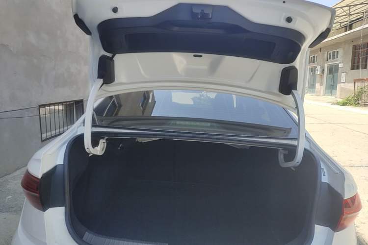 Used Volkswagen Sagitar 2020 200TSI DSG Comfort Version China VI Standard Trunk