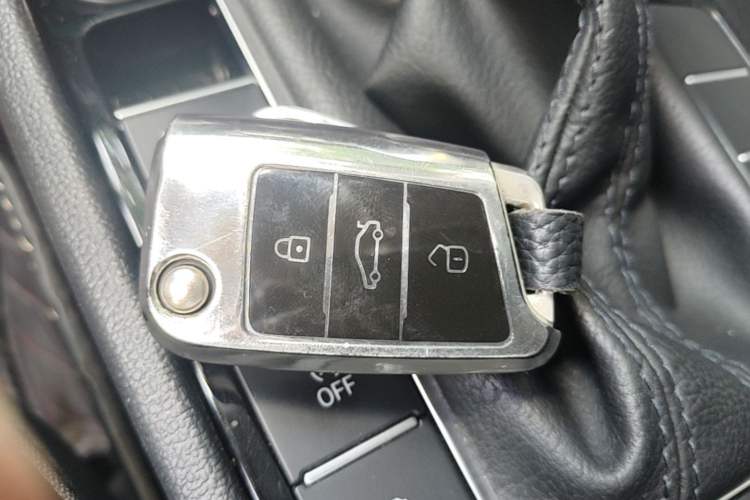 Used Volkswagen Sagitar 2020 280TSI DSG Comfort Version China VI Standard Vehicle Key