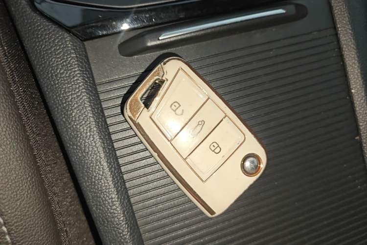 Used Volkswagen Sagitar 2020 280TSI DSG Comfort Version China VI Standard Vehicle Key