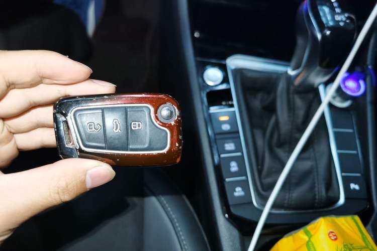 Used Volkswagen Sagitar 2020 280TSI DSG Luxury Version China VI Standard Vehicle Key