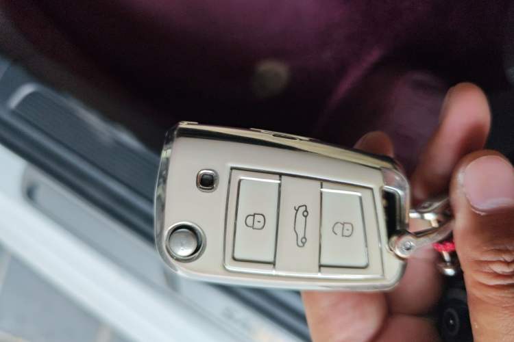 Used Volkswagen Sagitar 2020 280TSI DSG Luxury Version China VI Standard Vehicle Key