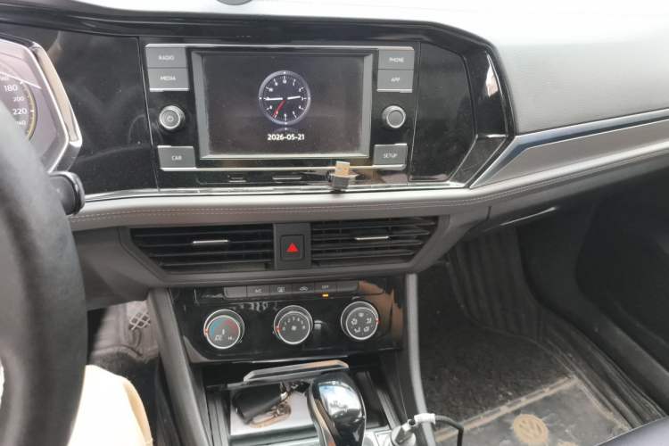 Used Volkswagen Sagitar 2020 280TSI DSG Comfort Version China VI Standard Audio And AC Panel