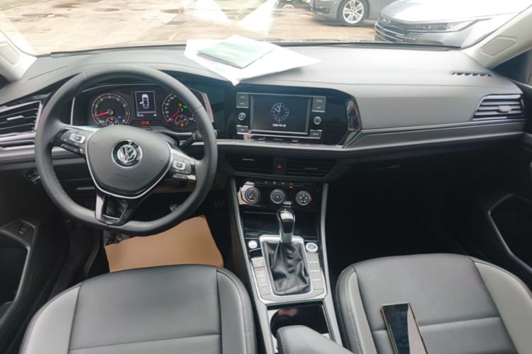 Used Volkswagen Sagitar 2020 280TSI DSG Comfort Version China VI Standard Center Console
