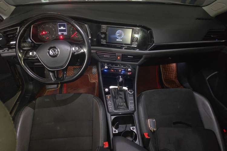 Used Volkswagen Sagitar 2020 280TSI DSG Luxury Version China VI Standard Center Console