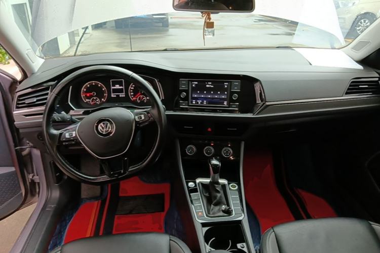 Used Volkswagen Sagitar 2020 200TSI DSG Comfort Version China VI Standard Center Console