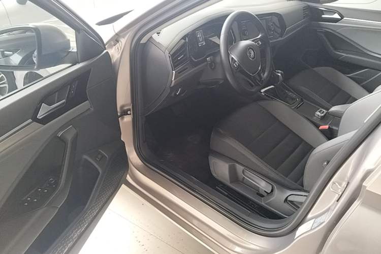 Used Volkswagen Sagitar 2020 280TSI DSG Comfort Version China VI Standard Driver Seat
