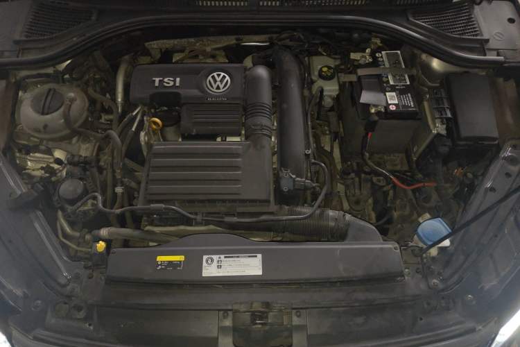 Used Volkswagen Sagitar 2020 280TSI DSG Luxury Version China VI Standard Engine Bay