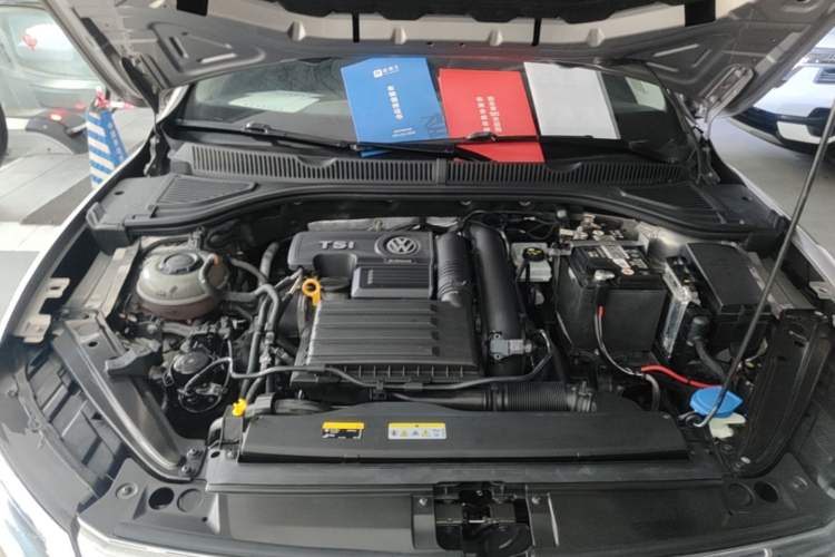 Used Volkswagen Sagitar 2020 200TSI DSG Comfort Version China VI Standard Engine Bay