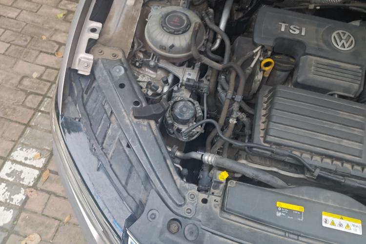 Used Volkswagen Sagitar 2020 280TSI DSG Comfort Version China VI Standard Engine Bay Right