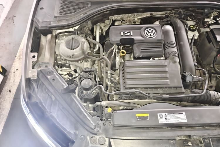 Used Volkswagen Sagitar 2020 280TSI DSG Luxury Version China VI Standard Engine Bay Right