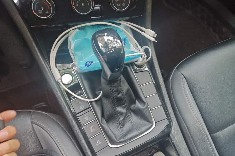 Used Volkswagen Sagitar 2020 280TSI DSG Comfort Version China VI Standard Gear Lever
