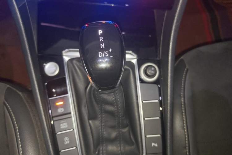 Used Volkswagen Sagitar 2020 280TSI DSG Luxury Version China VI Standard Gear Lever