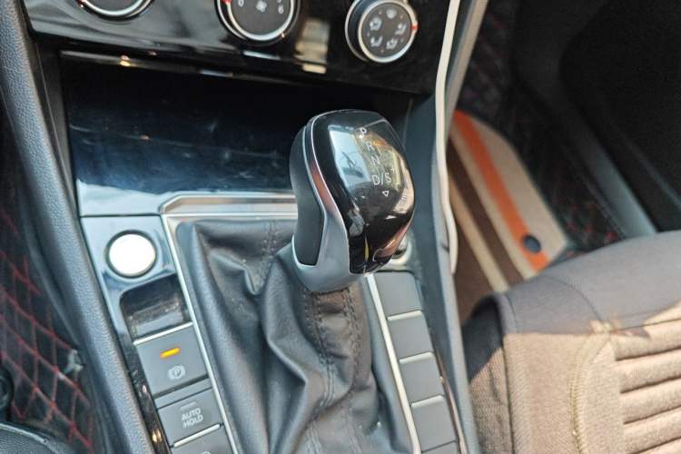 Used Volkswagen Sagitar 2020 280TSI DSG Comfort Version China VI Standard Gear Lever