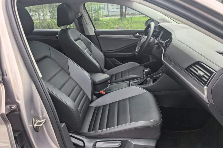 Used Volkswagen Sagitar 2020 280TSI DSG Comfort Version China VI Standard Interior 1