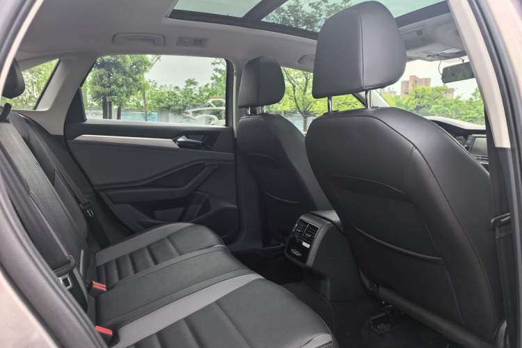 Used Volkswagen Sagitar 2020 280TSI DSG Comfort Version China VI Standard Interior 2