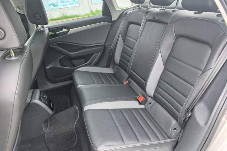 Used Volkswagen Sagitar 2020 280TSI DSG Comfort Version China VI Standard Interior 5