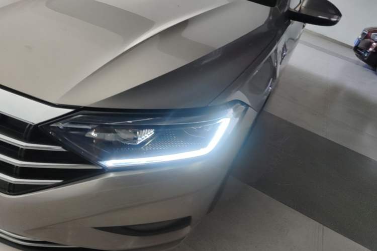 Used Volkswagen Sagitar 2020 200TSI DSG Comfort Version China VI Standard Left Front Headlight