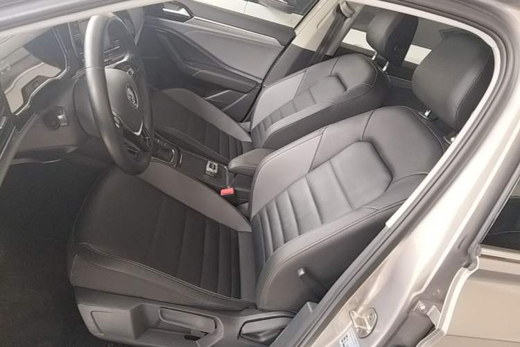 Used Volkswagen Sagitar 2020 280TSI DSG Comfort Version China VI Standard Left Front Seat
