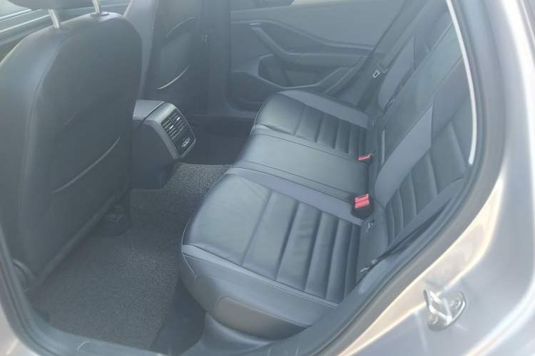 Used Volkswagen Sagitar 2020 280TSI DSG Comfort Version China VI Standard Left Rear Seat