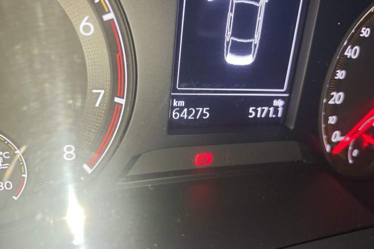Used Volkswagen Sagitar 2020 280TSI DSG Luxury Version China VI Standard Odometer Close Up