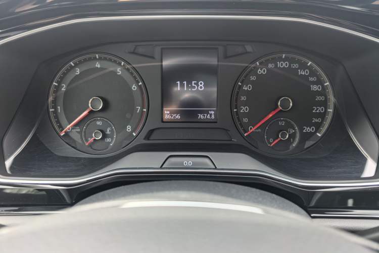 Used Volkswagen Sagitar 2020 280TSI DSG Comfort Version China VI Standard Odometer Close Up