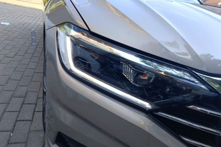 Used Volkswagen Sagitar 2020 280TSI DSG Luxury Version China VI Standard Right Front Headlight