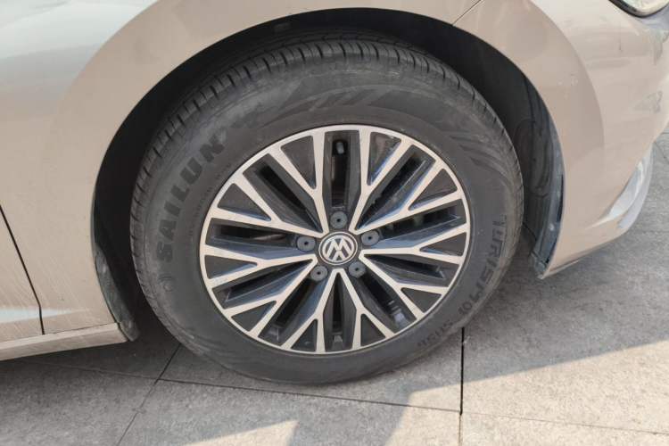 Used Volkswagen Sagitar 2020 280TSI DSG Comfort Version China VI Standard Right Front Wheel Hub