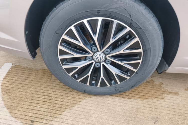 Used Volkswagen Sagitar 2020 280TSI DSG Comfort Version China VI Standard Right Rear Wheel Hub