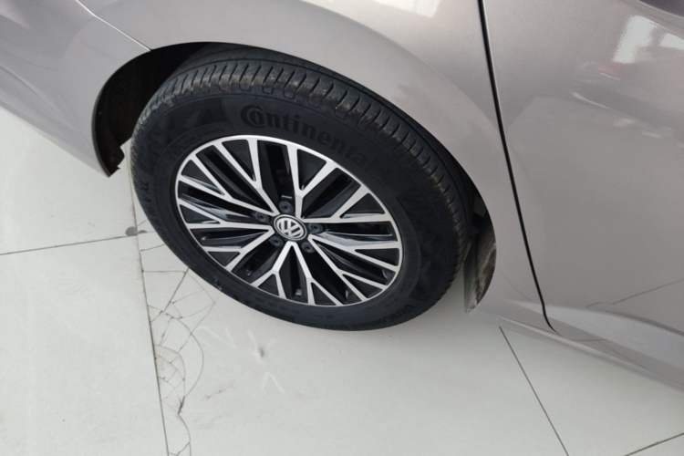 Used Volkswagen Sagitar 2020 280TSI DSG Comfort Version China VI Standard Right Rear Wheel Hub