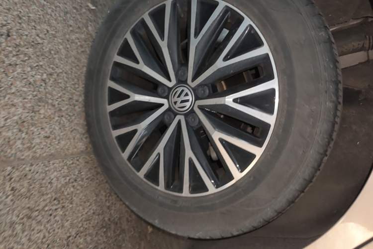 Used Volkswagen Sagitar 2020 280TSI DSG Comfort Version China VI Standard Right Rear Wheel Hub