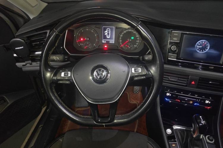 Used Volkswagen Sagitar 2020 280TSI DSG Luxury Version China VI Standard Steering Wheel
