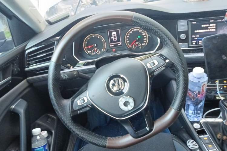 Used Volkswagen Sagitar 2020 280TSI DSG Luxury Version China VI Standard Steering Wheel