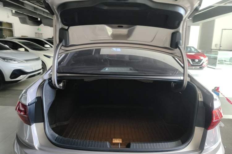 Used Volkswagen Sagitar 2020 200TSI DSG Comfort Version China VI Standard Trunk