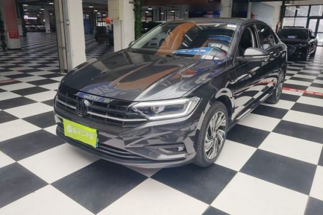 Ojetý Volkswagen Sagitar 2021 280TSI DSG Excellence Edition
