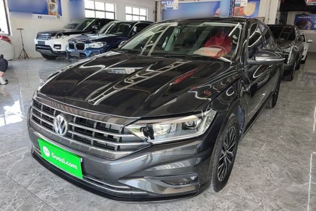 Ojetý Volkswagen Sagitar 2021 200TSI DSG Comfort Connect Edition