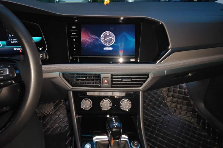 Used Volkswagen Sagitar 2021 280TSI DSG Comfort Connect Edition Audio And AC Panel