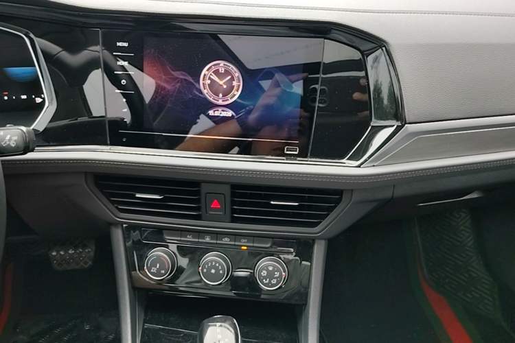 Used Volkswagen Sagitar 2021 280TSI DSG Excellence Edition Audio And AC Panel