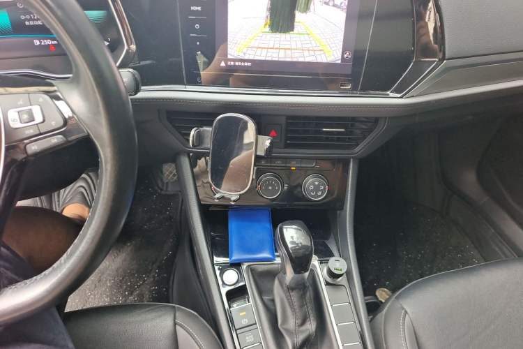 Used Volkswagen Sagitar 2021 280TSI DSG Comfort Connect Edition Audio And AC Panel