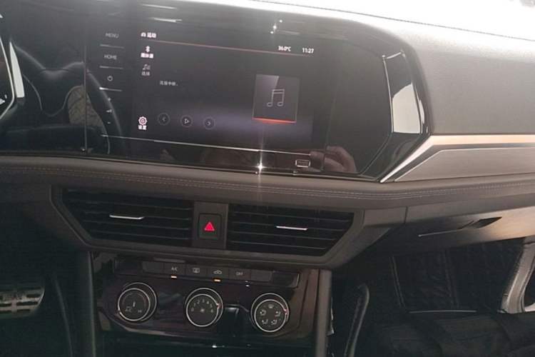 Used Volkswagen Sagitar 2021 280TSI DSG Excellence Edition Audio And AC Panel