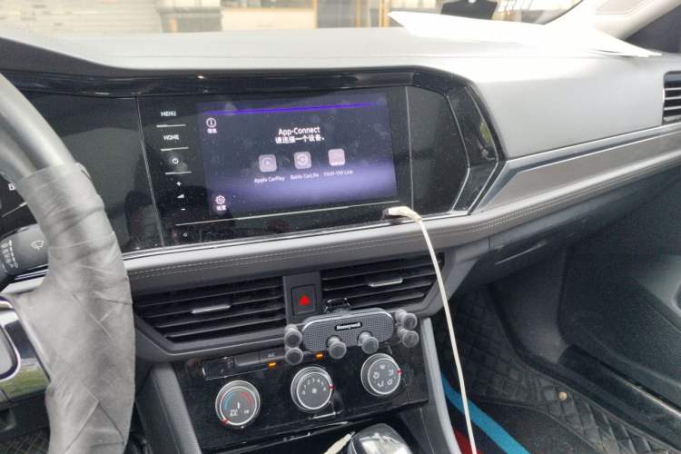 Used Volkswagen Sagitar 2021 280TSI DSG Comfort Connect Edition Audio And AC Panel