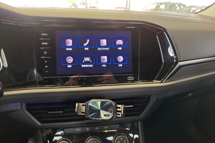 Used Volkswagen Sagitar 2021 280TSI DSG Comfort Connect Edition Audio And AC Panel