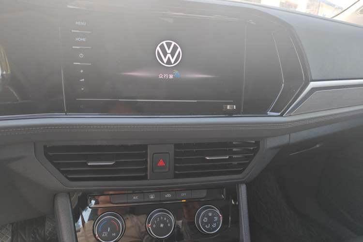 Used Volkswagen Sagitar 2021 280TSI DSG Excellence Edition Audio And AC Panel
