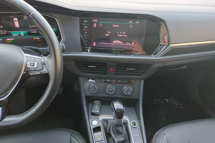 Used Volkswagen Sagitar 2021 280TSI DSG Comfort Connect Edition Audio And AC Panel