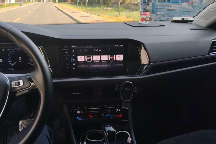 Used Volkswagen Sagitar 2021 280TSI DSG Luxury Smart Connectivity Edition Audio And AC Panel