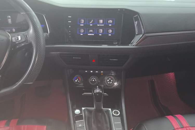 Used Volkswagen Sagitar 2021 280TSI DSG Excellence Edition Audio And AC Panel